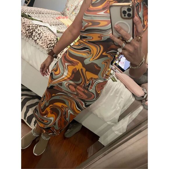 Printed open back dress - Picture 1 of 3